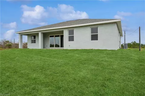 Exterior - 107 Bethlehem Pl, Labelle, FL 33935 photo 6 of 8