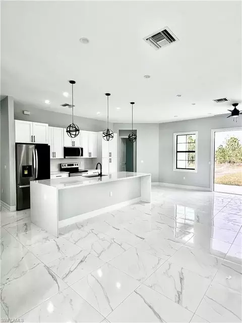 4233 68th Ave NE, Naples, FL 34120 photo 4