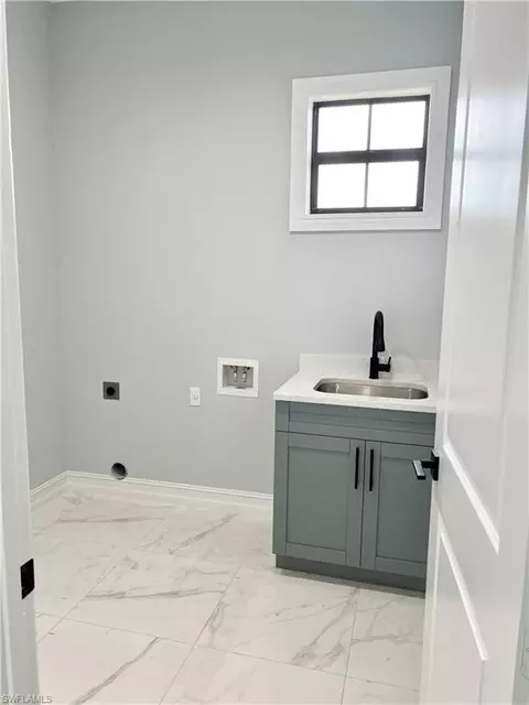 4233 68th Ave NE, Naples, FL 34120 photo 9