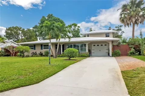 1174 Lastrada Ln, Naples, FL 34103