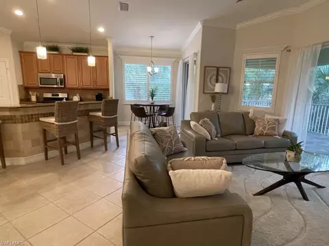 1995 Tarpon Bay Dr N #201, Naples, FL 34119