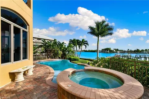 82 Dolphin Cir, Naples, FL 34113 photo 34