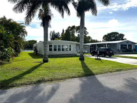 250 Indian Key Ln #266, Naples, FL 34114