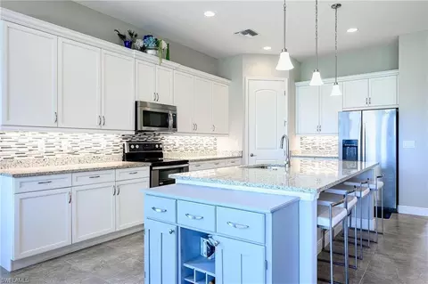 1575 Serrano Cir, Naples, FL 34105 photo 4