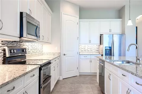 1575 Serrano Cir, Naples, FL 34105 photo 5