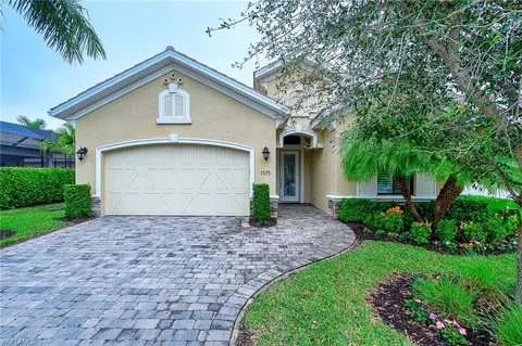 1575 Serrano Cir, Naples, FL 34105 photo 2