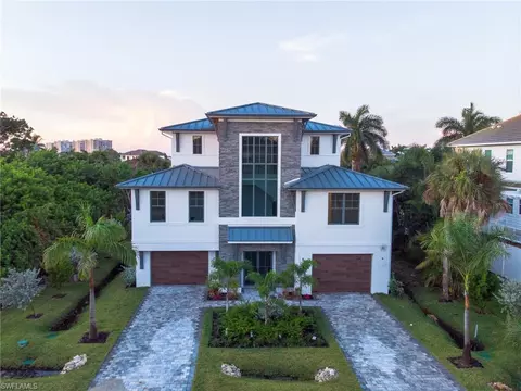 375 Periwinkle Ct, Marco Island, FL 34145