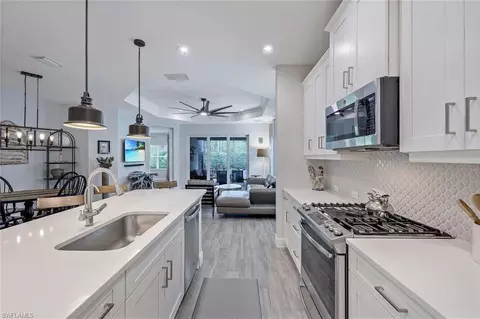 2207 Marquesa Cir, Naples, FL 34112 photo 2