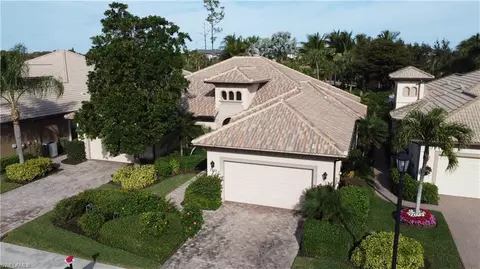 7393 Moorgate Point Way, Naples, FL 34113