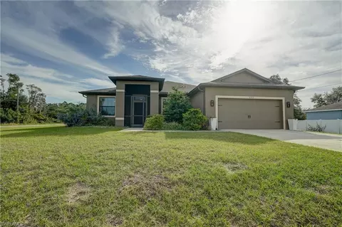 713 Zendor Ave, Fort Myers, FL 33913
