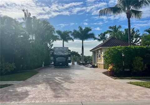 4809 Southern Breeze Dr, Naples, FL 34114