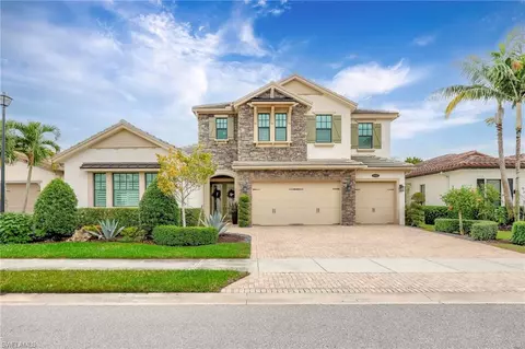 9458 Greenleigh Ct, Naples, FL 34120