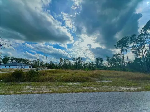 906 E 11th St, Lehigh Acres, FL 33972
