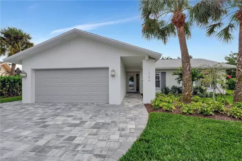 1084 Lake Shore Ct, Naples, FL 34103