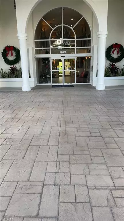 5550 Heron Point Dr NW #1505, Naples, FL 34108