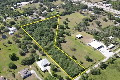 Styles Rd, Alva, FL 33920