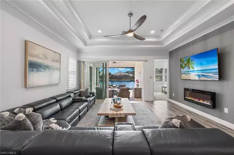 7035 Dominica Dr, Naples, FL 34113