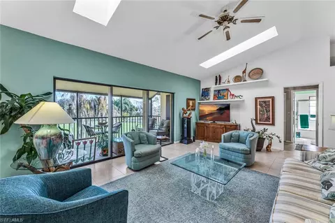 194 Albi Rd #202, Naples, FL 34112