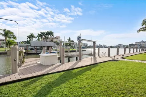 368 Bayside Ave, Naples, FL 34108 photo 17