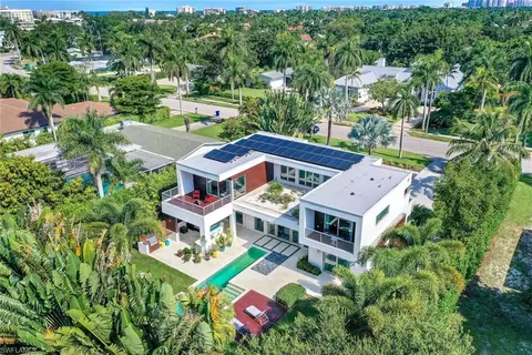 600 Orchid Dr, Naples, FL 34102