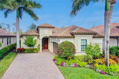 3018 Aviamar Cir, Naples, FL 34114