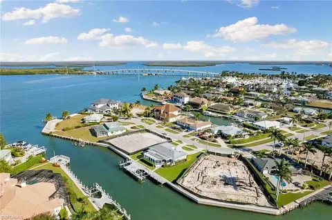950 Iris Ct, Marco Island, FL 34145