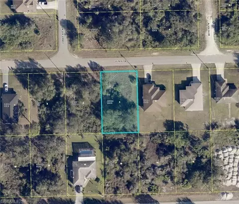 2523 75th St W, Lehigh Acres, FL 33971