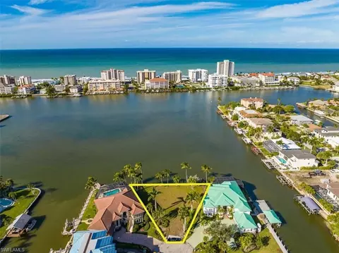 342 Bayside Ave, Naples, FL 34108