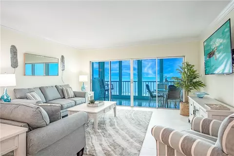 2885 Gulf Shore Blvd N #402, Naples, FL 34103