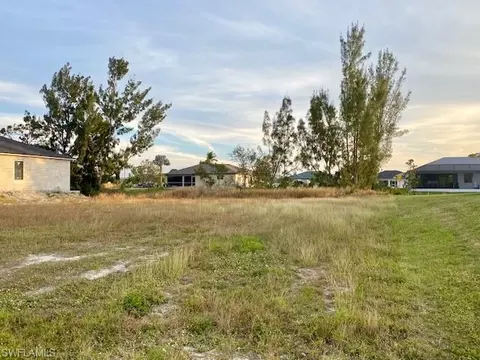 2010 NW 21st St, Cape Coral, FL 33993