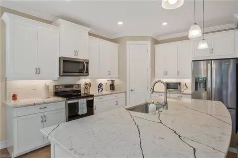 406 Tamarindo Ln, Naples, FL 34114 photo 6