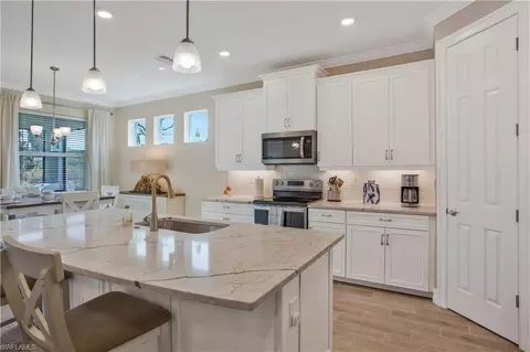 406 Tamarindo Ln, Naples, FL 34114 photo 7