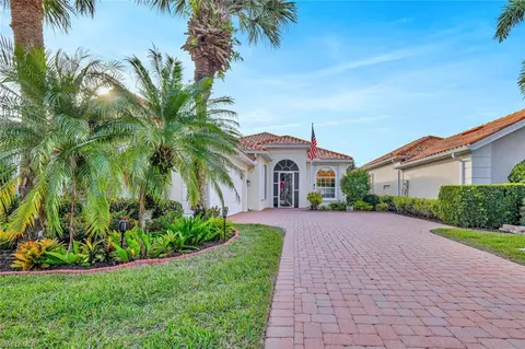 3913 Isla Ciudad Ct, Naples, FL 34109