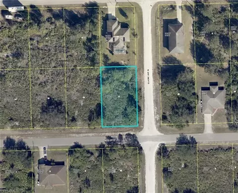 2700 62nd St W, Lehigh Acres, FL 33971