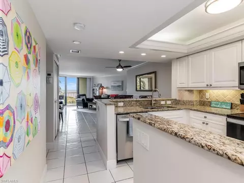 260 Seaview Ct #304, Marco Island, FL 34145