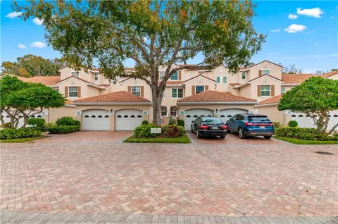8390 Excalibur Cir #F6, Naples, FL 34108