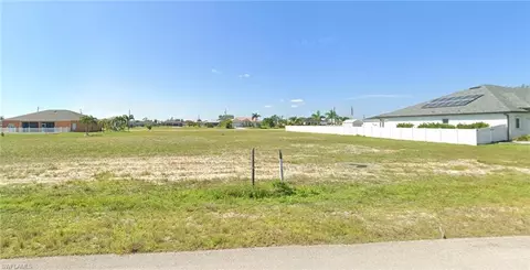 313 NE 31st Ter, Cape Coral, FL 33909