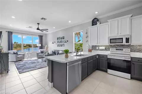 10494 Carolina Willow Dr, Fort Myers, FL 33913