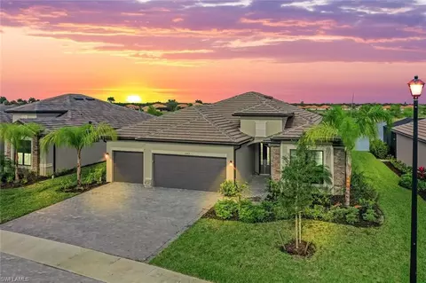 1447 Birdie Dr, Naples, FL 34120