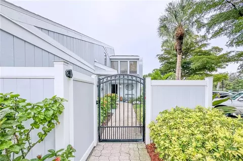 201 Woodshire Ln, Naples, FL 34105