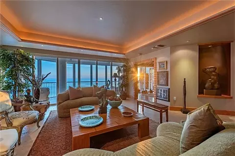 4201 Gulf Shore Blvd N #1901, Naples, FL 34103