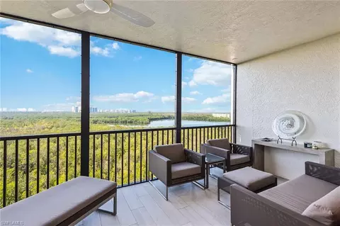 425 Cove Tower Dr #802, Naples, FL 34110