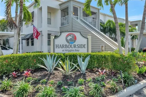 528 Club Side Dr #528, Naples, FL 34110