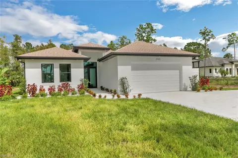 2585 37th Ave NE, Naples, FL 34120