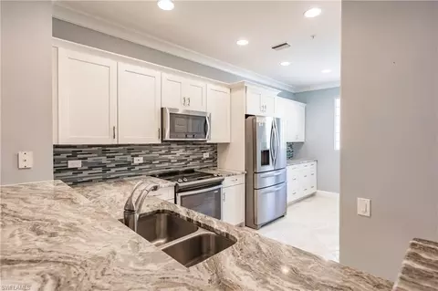 8223 Parkstone Pl #2-107, Naples, FL 34120