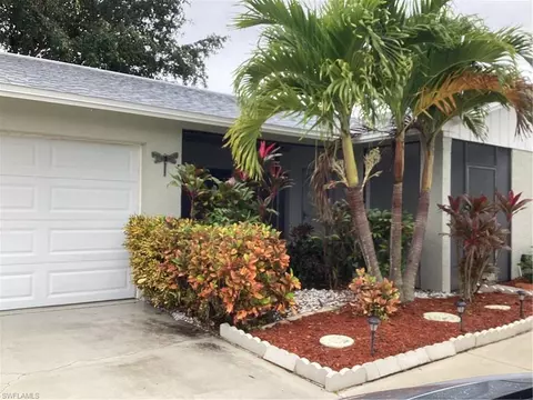 966 Charlemagne Blvd, Naples, FL 34112