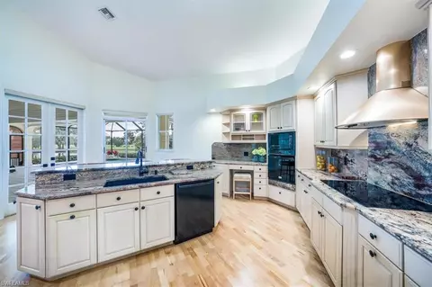 579 Eagle Creek Dr, Naples, FL 34113 photo 6