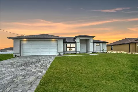 2240 NW 7th Pl, Cape Coral, FL 33993