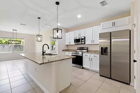 227 Trafalgar Pkwy, Cape Coral, FL 33991