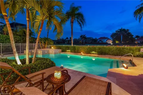 693 Jamestown Ln, Naples, FL 34108 photo 3